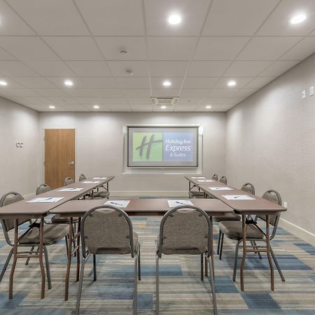 Holiday Inn Express & Suites Tulsa Midtown By Ihg Luaran gambar