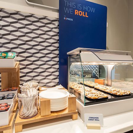 Holiday Inn Express & Suites Tulsa Midtown By Ihg Luaran gambar