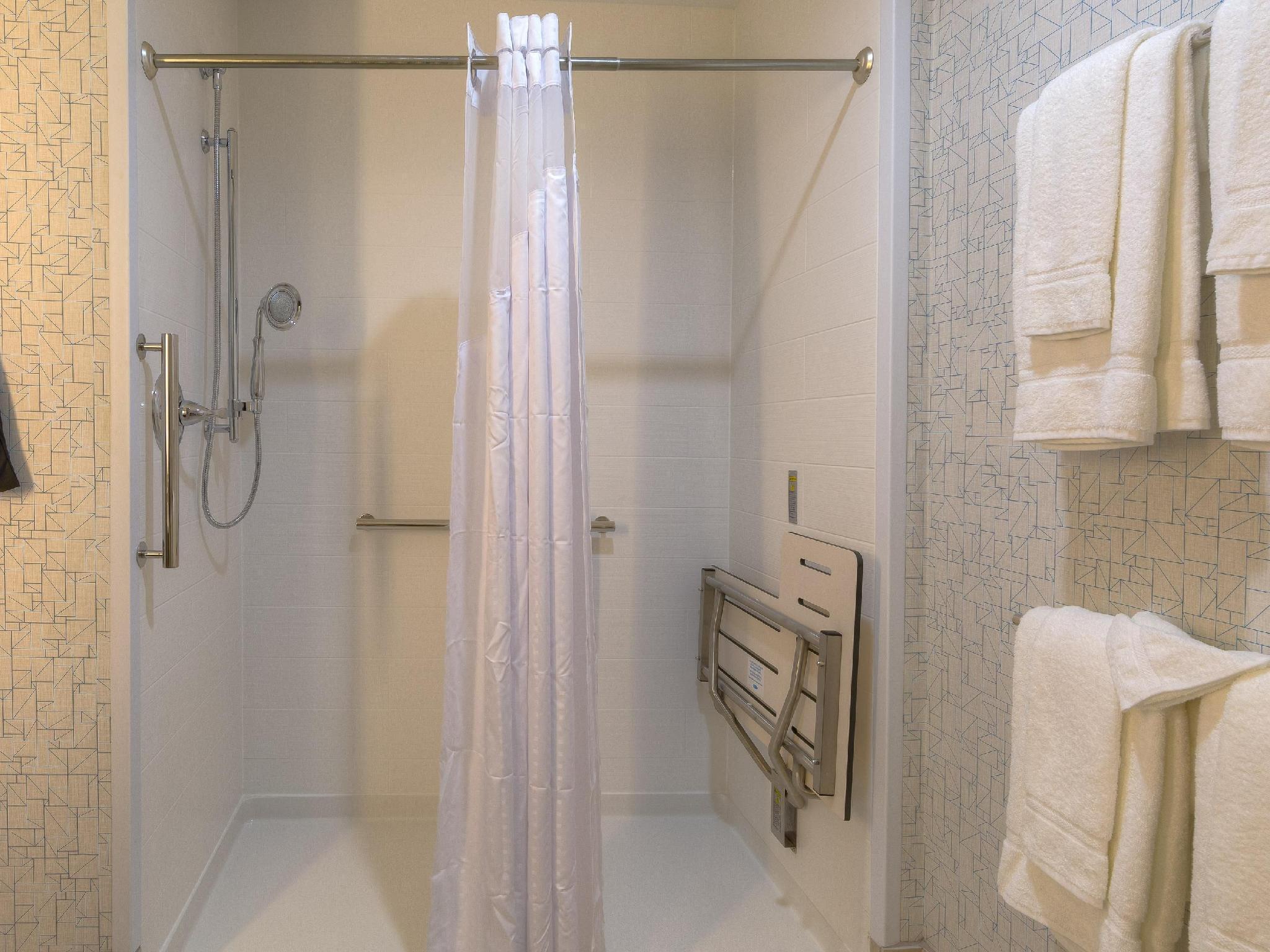 Holiday Inn Express & Suites Tulsa Midtown By Ihg Luaran gambar