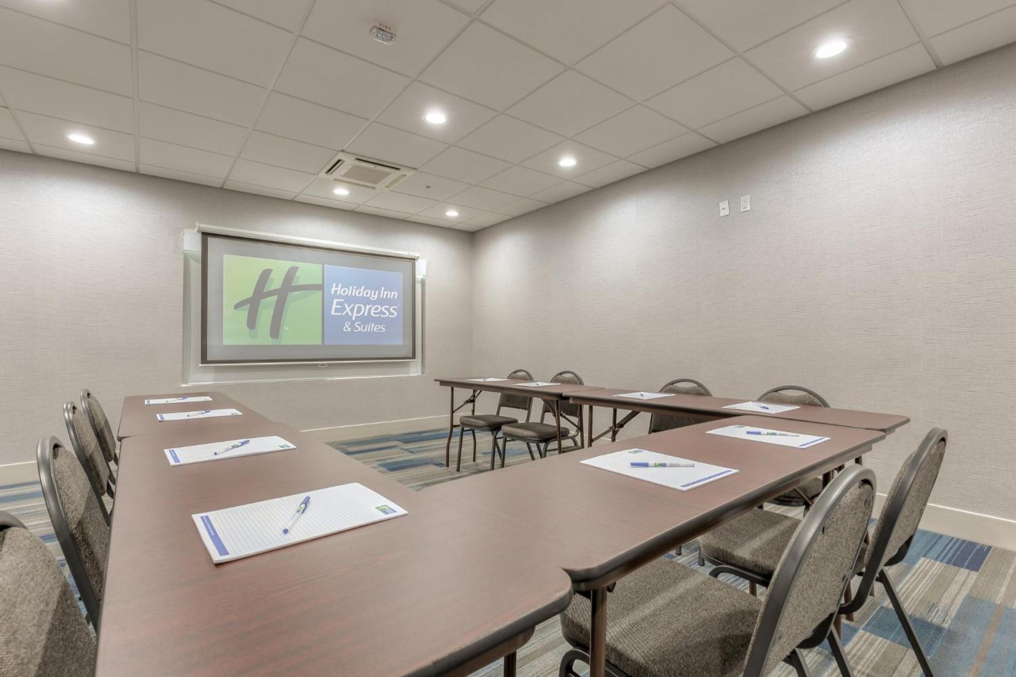 Holiday Inn Express & Suites Tulsa Midtown By Ihg Luaran gambar
